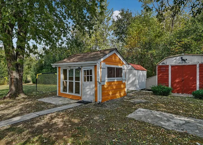 Greenway Getaway-private Huge Outdoor Fun, Game,navy Holiday home *
