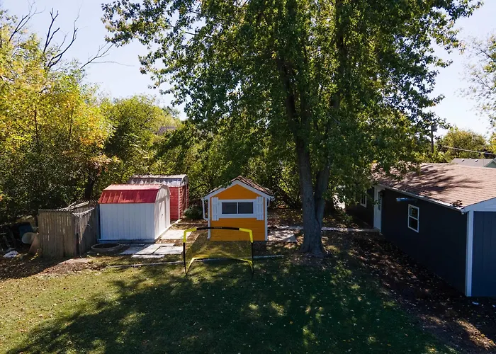 Greenway Getaway-private Huge Outdoor Fun, Game,navy Holiday home *