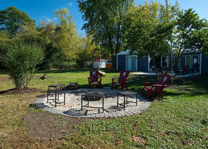 Holiday home Greenway Getaway-private Huge Outdoor Fun, Game,navy